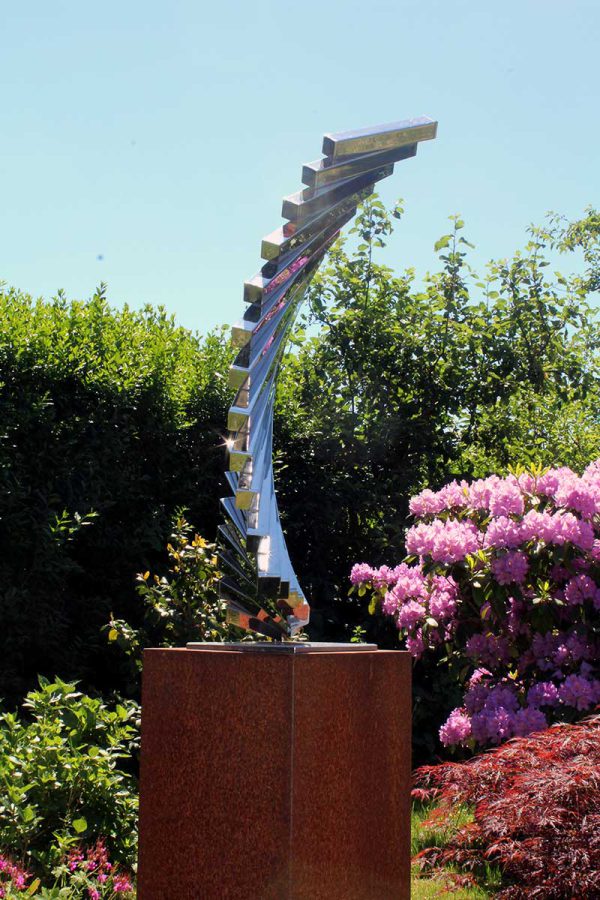 sculptuur - modern kunstwerk van rvs