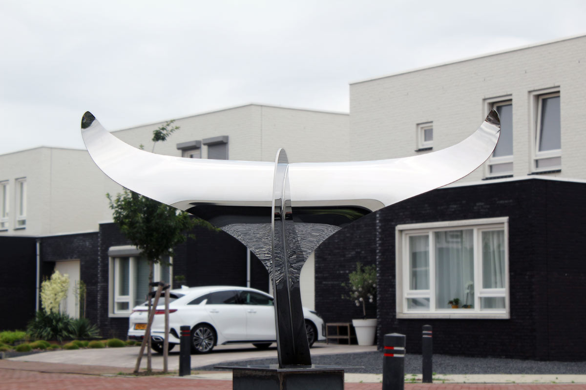 kunstopdracht modern kunstwerk in straat