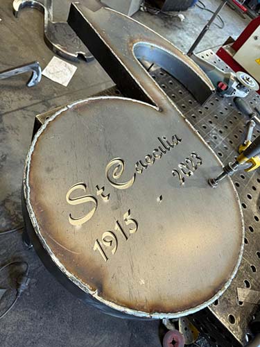 kunstwerk in uitvoering detail laswerk