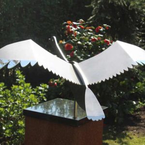 RVS sculptuur van een zwaan